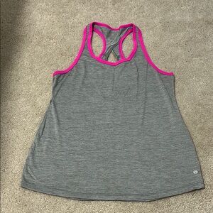Open-back Detail Flowy Workout Tank
